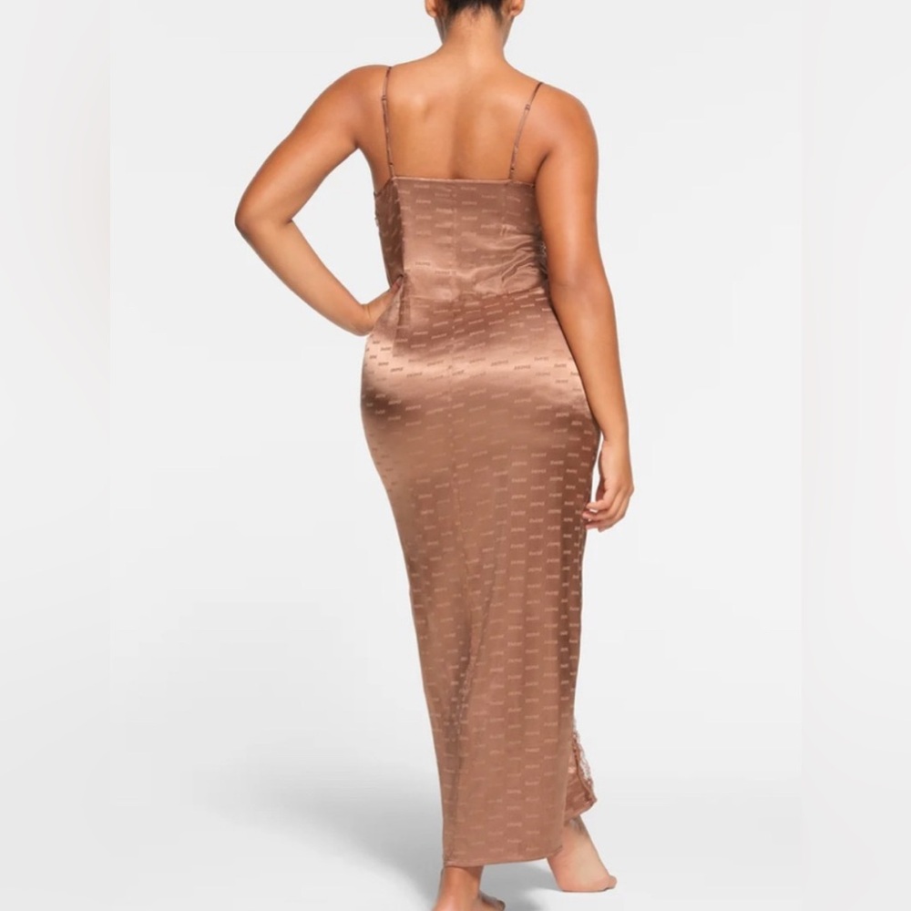SKIMS‎ Woven Jacquard Logo Slip Dress - Picture 3 of 5